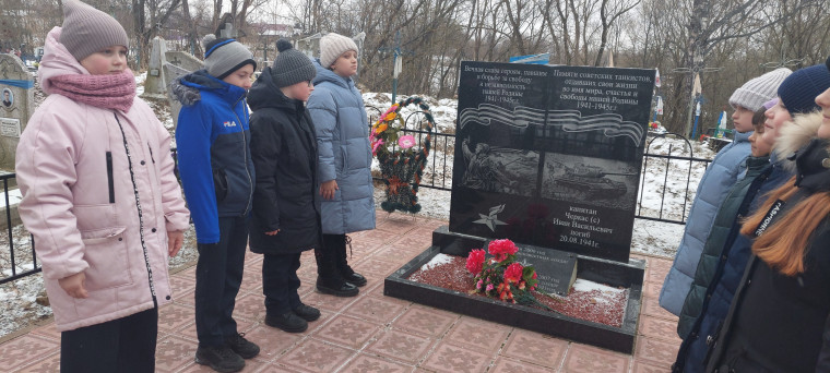Экскурсия на памятник.